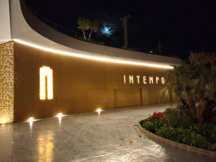 Intempo Luxury Sky View & Spa Resort Μπένιντορμ Εξωτερικό φωτογραφία