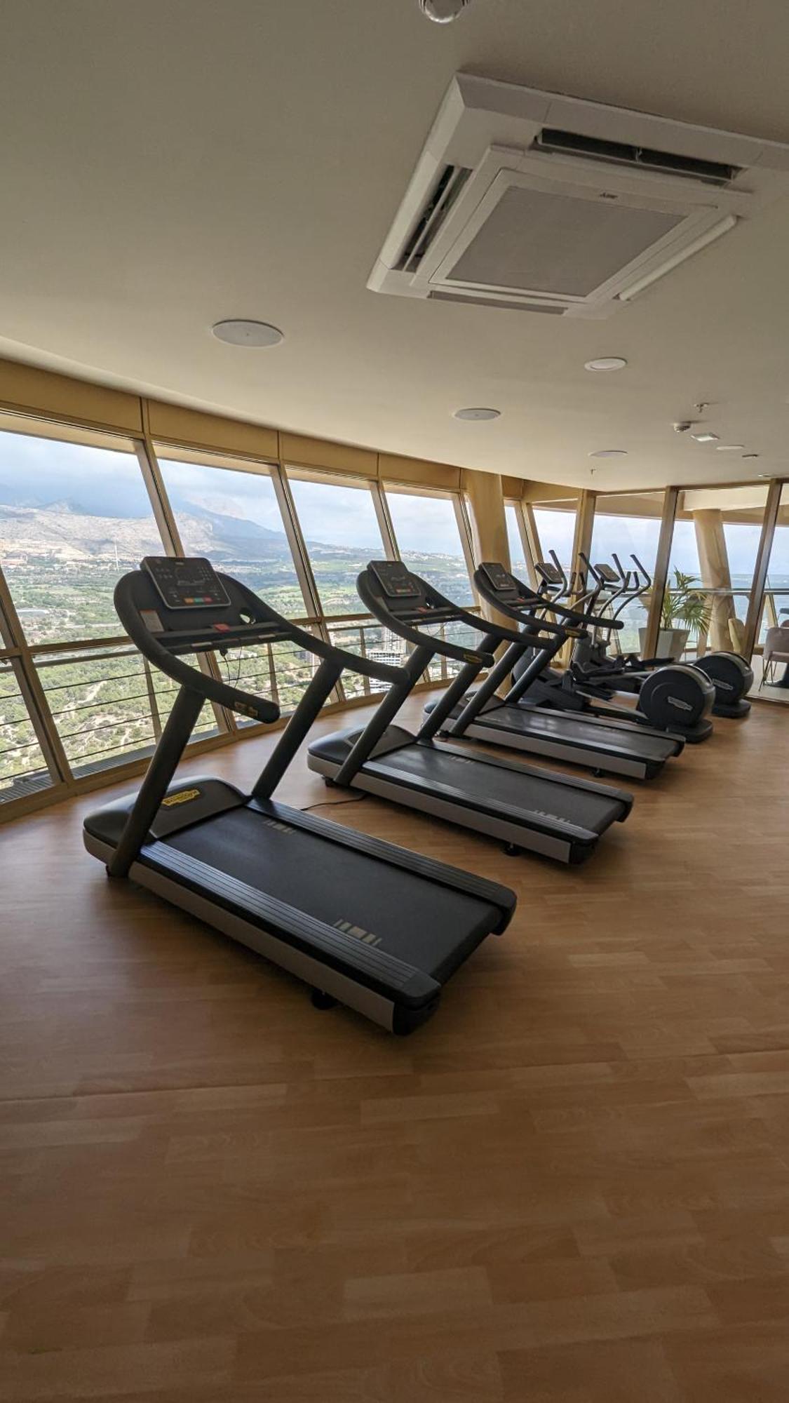 Intempo Luxury Sky View & Spa Resort Μπένιντορμ Εξωτερικό φωτογραφία